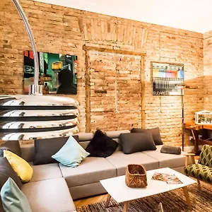 Urbana Hipster Downtown , Budapest Hungary